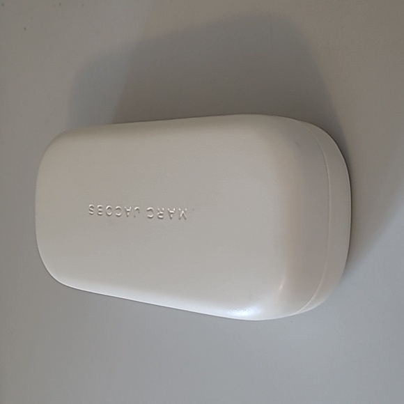 Marc Jacobs Case - Picture 9 of 12